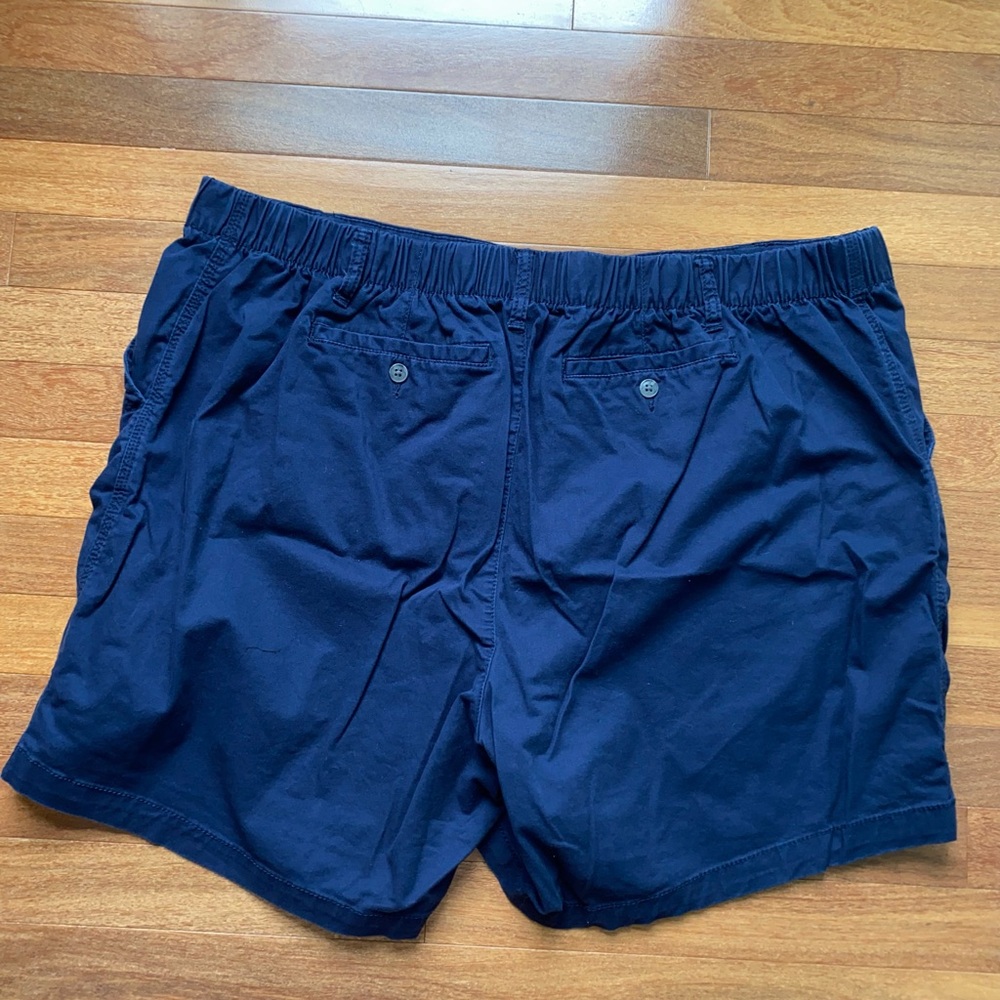Old navy, navy blue shorts - Picture 3 of 3